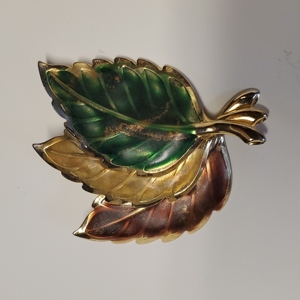 🍃Brooch🤎w/ 3💛colors❤leaves